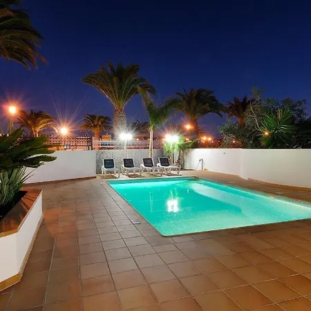 Immaculate 2-bed No 3 In Apartment Playa Blanca (Lanzarote)
