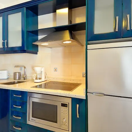 Immaculate 2-bed No 3 In *